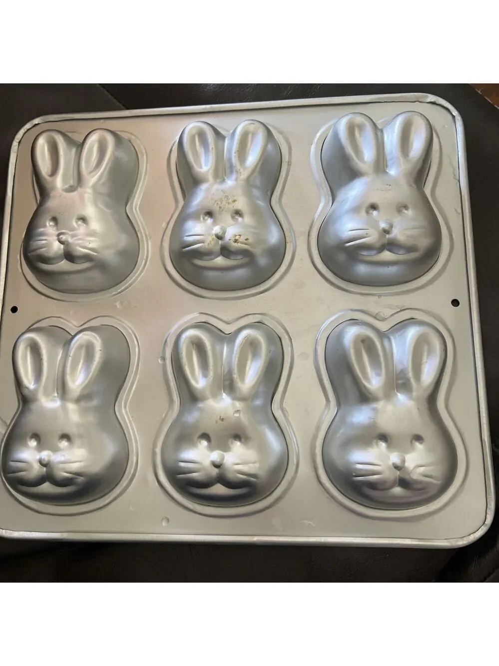 Mini BUNNIES Wilton 2105-4426 Bunny Pan 1992 RETIRED~6 Spring Rabbit Cakes